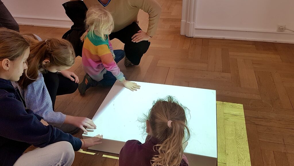 Familienführungen.