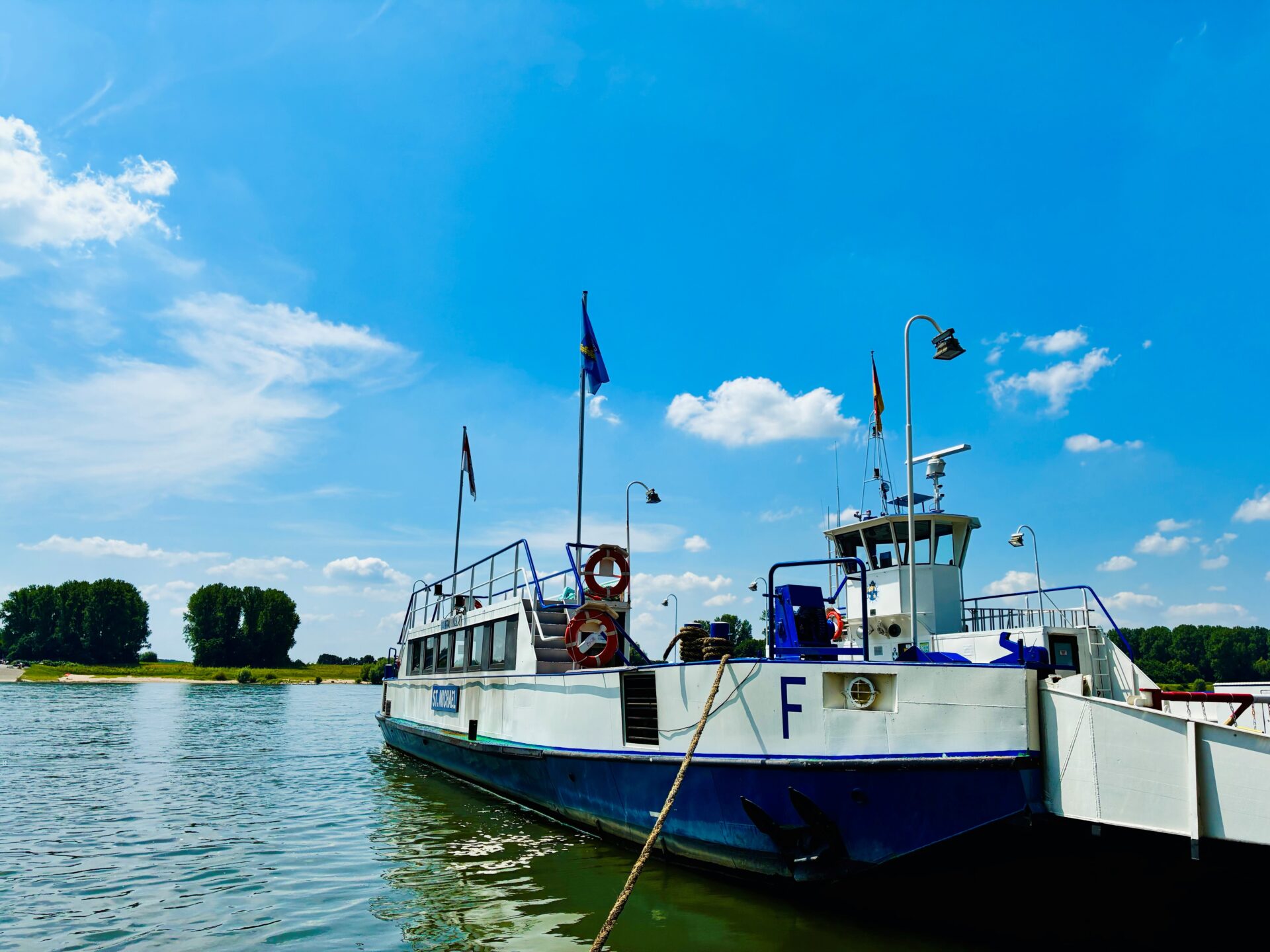 Brücken und Fähren in Hitdorf