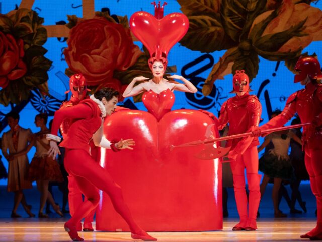 ALICE IM WUNDERLAND. Royal Ballet & Opera.