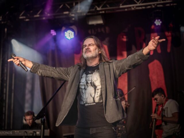 Ray Wilson & Band. Genesis Classic.