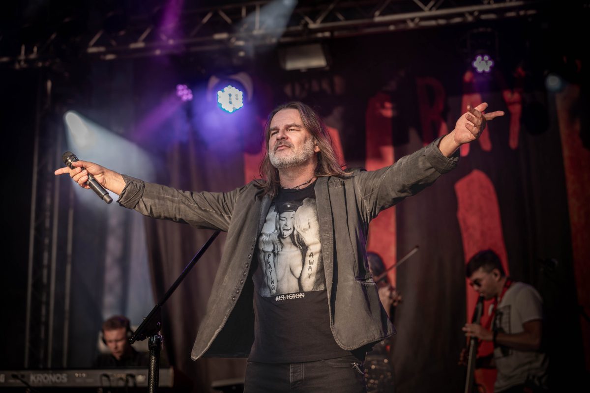 Ray Wilson & Band. Genesis Classic.