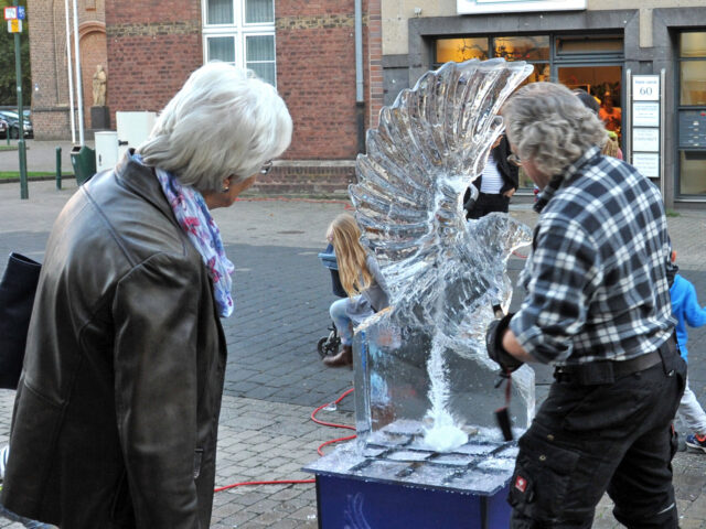 Kunst im Schaufenster. Schlebusch Open-Air-Galerie. Kunstnacht Leverkusen 2026.