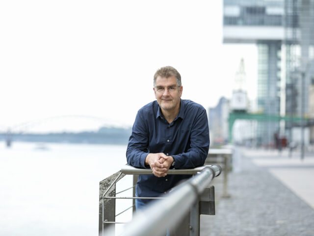 Jürgen Wiebicke liest. Zuversicht – eine kleine Philosophie für verrückte Zeiten.
