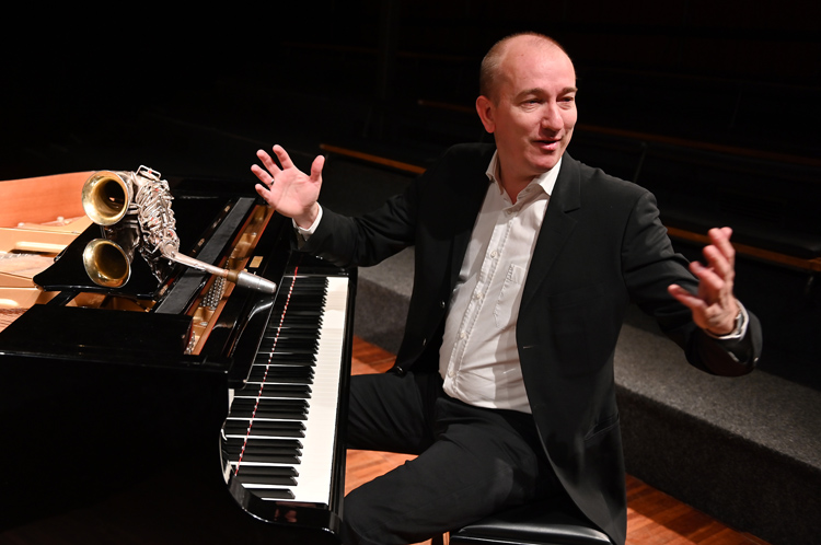 Chris Hopkins meets the Young Lions. Swing Classics & A Touch of Christmas.